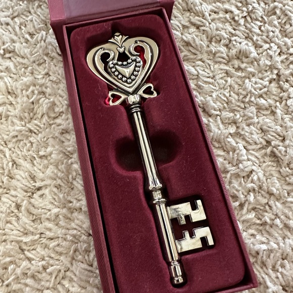 Christmas Key Design Box - Picture 3 of 4